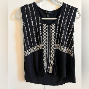 Jessica Simpson top size small.